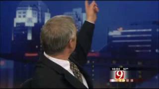 News anchor experiencing the Oklahoma City earthquake live on TV