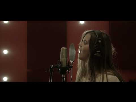 Klara Jazbec-Milijon in ena (cover by Nika Štefančič)