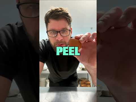 Peel an Egg in Seconds (ACTUALLY EASY)