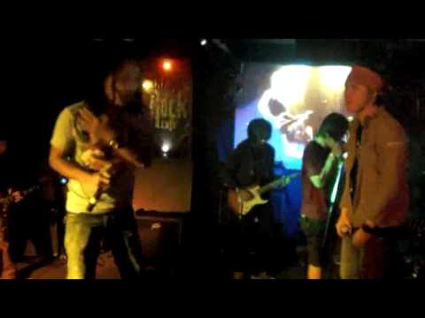 Perfect Ten feat.Ipank BIP, Che Cupumanik & Edwin Coklat  - Alive (Pearl Jam Covers)