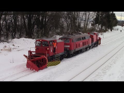 Schneeräumfahrten im Allgäu: Br 218 mit 2 Schneepflügen (+Makros), Skl mit Schneefräse