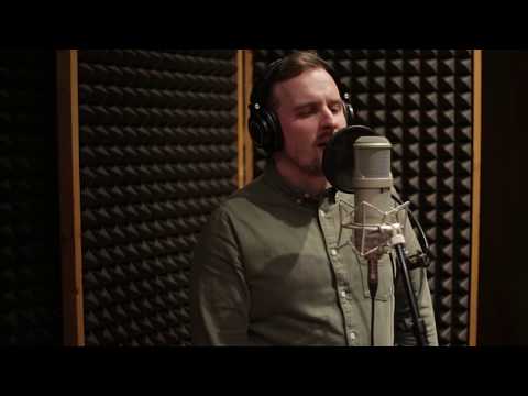 Вокальный микрофон Lauten Audio Atlantis FC-387 & пара Lauten Audio LA220 на пианино