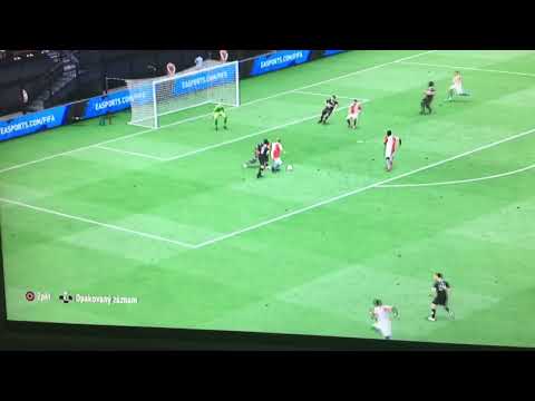 FIFA 22 gól Slavia Praha
