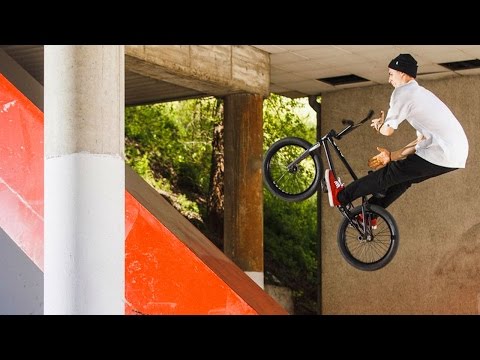 Technical BMX Street Riding in Madrid | 3 Day Metro Pass