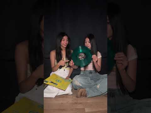 come unbox the BEAUTIFUL CHAOS Vinyl with us 🖤 #KATSEYE