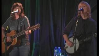 Indigo Girls - Live Show from the "All That We Let In" DVD disc