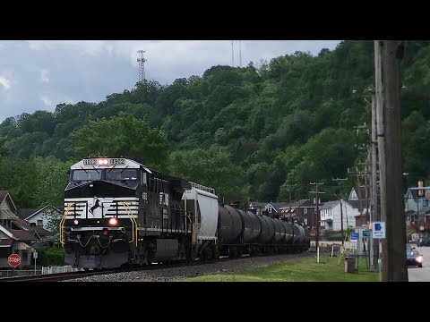 NS 4902 Leads 64T Through Creighton, PA | 5-17-25