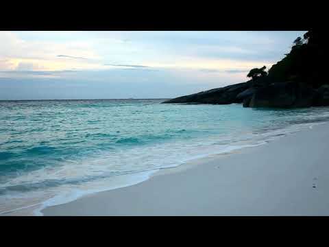 Schönes Rauschen der Meereswellen, um tief zu schlafen