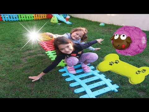 Sihirli Yoldan Geçtik Köpeğimize Yeni Oyuncaklar Aldık! Öykü and Masal Pretend Play Funny Dog