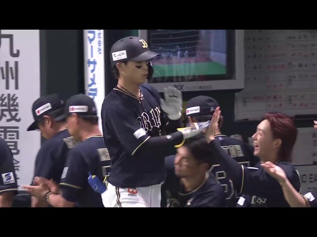 【8回表】高く上がった打球はレフトスタンドへ!! バファローズ・中川圭太 今季第8号ソロアーチ!! 2025年7月26日 福岡ソフトバンクホークス 対 オリックス・バファローズ
