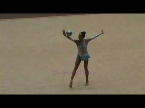 Rebecca SEREDA (USA) ball - 2013 Corbeil AA