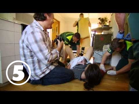 Här föder hon i vardagsrummet