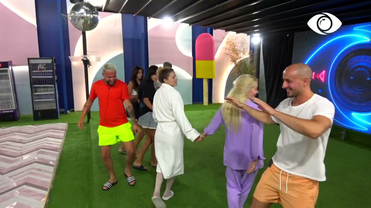 Sfida e Kërcimit/ Të gjithë banorët në valle