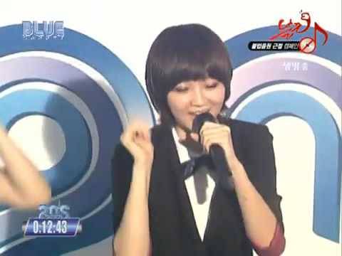 Davichi Love and War @ 2008 mnet 20's choice blue carpet