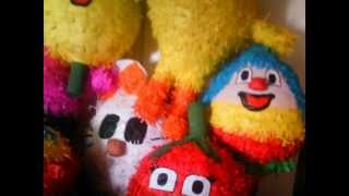 preview picture of video 'DESFILE DE LAS PIÑATAS DE GLOBOS'