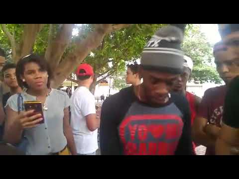 PATOGENO MUSA VS RAPEROH -BATALLA DE FREESTYLE  EN EL PARQUE LAS PALOMAS