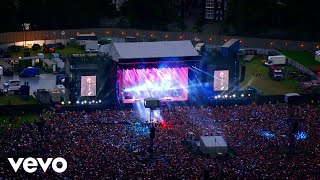 Kasabian - Shoot the Runner (live in leicester)