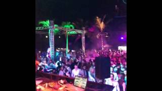 SHARAM Deep Dish New Years Eve 201213 Sell Out Crowd