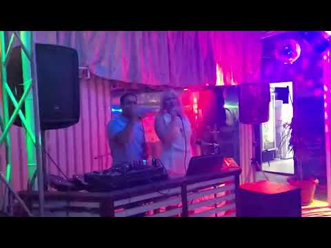 Незаконченный роман. Исполняют Айдер Кучук и Лаура Дедович