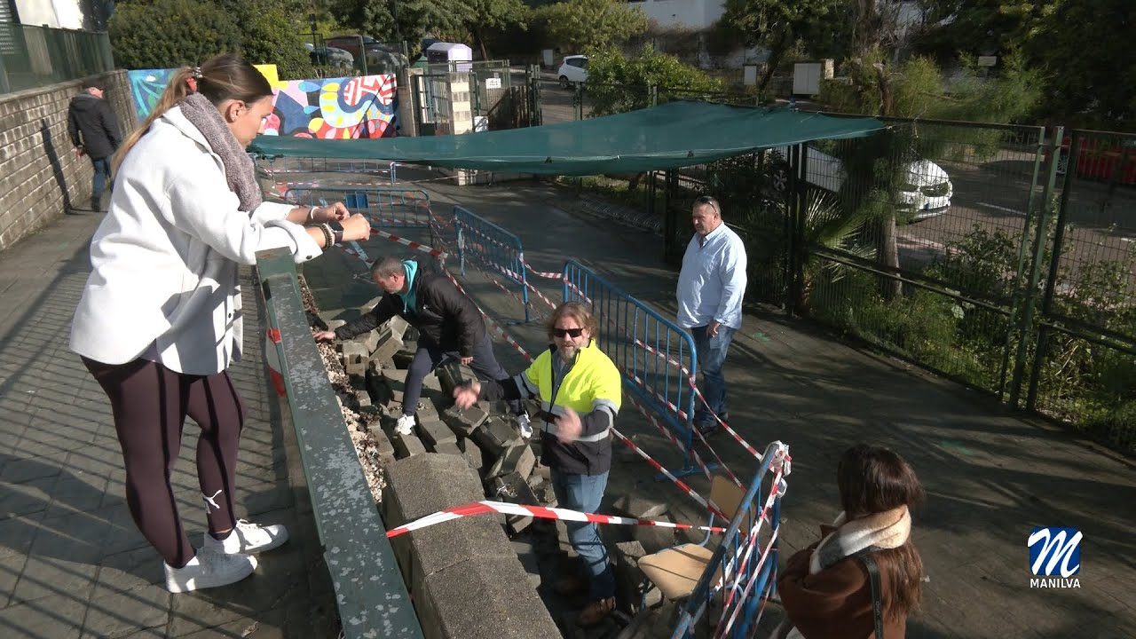 La lluvia provoca el derrumbe en un muro del colegio Maicandil