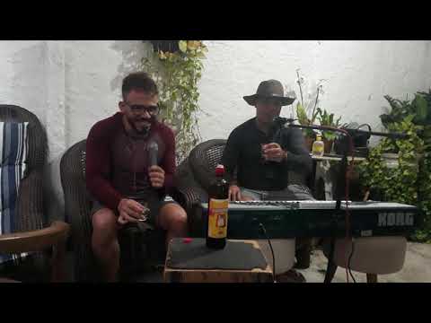 derlan  e alex.  no fundo do quintal