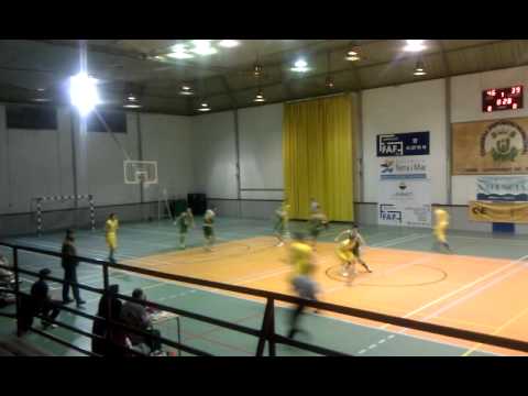 lamentable agresion en el partido xativa vs enguera k los arbitros no pitaron