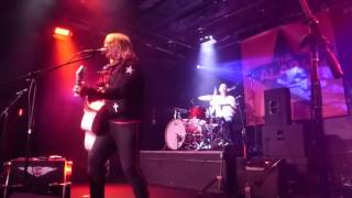 The Alarm - Rockin&#39; in the Free World [Neil Young cover] (Houston 07.30.17) HD