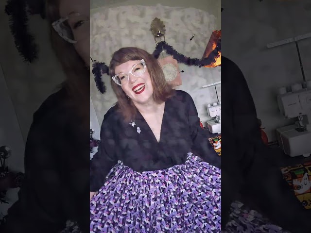 Vídeo relacionado con Disney Villains Bad Girls Group Shot Painted Camiseta