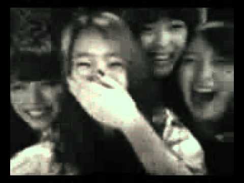 110824 F(x) Krystal, Sulli, miss A Suzy & Kara's Jiyoung -Playing webcam