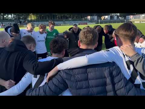 Heider SV after the 1-0 win at SV Eichede on 19 10 2025 in the team circle