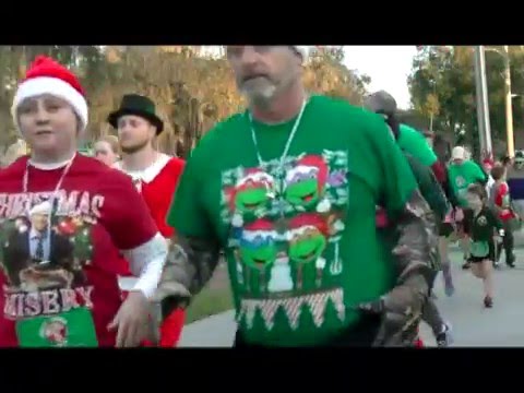 download lagu mp3 mp4 Holly Jolly Jingle Bell Jog, download lagu Holly Jolly Jingle Bell Jog gratis, unduh video klip Holly Jolly Jingle Bell Jog