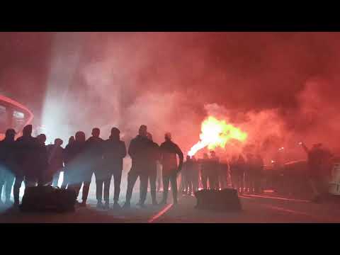 Kibice witają hokeistów mimo przegranej w Pucharze Polski 2021