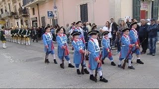 preview picture of video 'Bitonto, Corteo storico 31 Maggio 2014, sfilata dei fucilieri'
