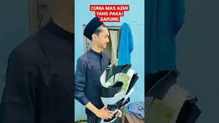 Download lagu MAS AZMI PAKAI SARUNG SENDIRIAN DI ACARA WISUDA mp3