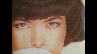 Mireille Mathieu Est-ce qu'il parle encore de moi (1985)