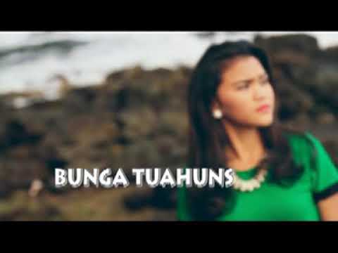 Bunga tuahuns (berteman bangku bambu)