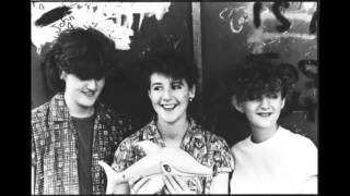 marine girls - tutti lo sanno w/ lyrics