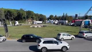 Valdichiana, in A1 la protesta contro il caro-gasolio di Tir e trattori