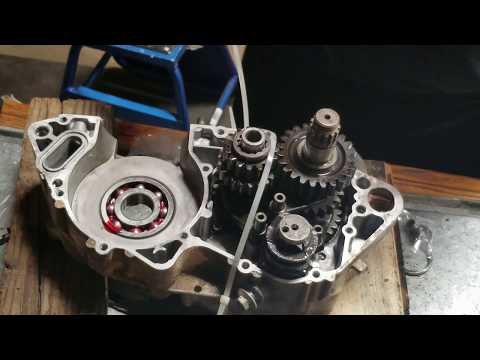 Removing and Installing Crank and Bearings - Yamaha YZ 250