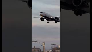 Download lagu Air Canada 777-300ER butter landing in Toronto mp3
