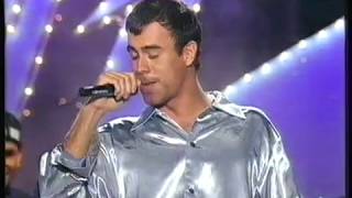 Enrique Iglesias - &quot;Lluvia Cae&quot;