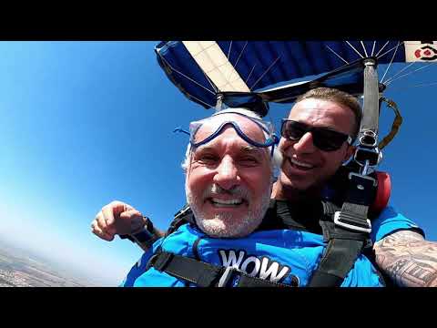 Meu pai saltou de paraquedas!