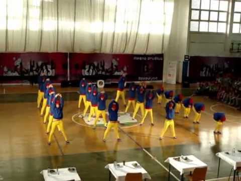 hip hop plesni klub idrija.MPG