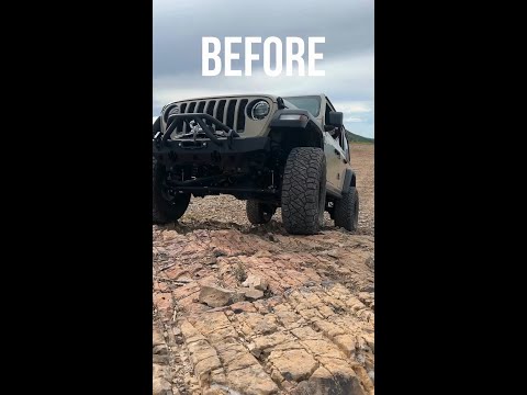 Before and after installing a new set of tubular fender flares from @barricadeoffroad🚙💡