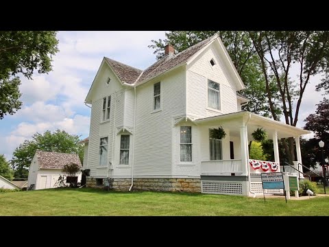 TDW 1867 - Inside Boyhood Home of President Reagan