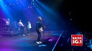 Rain (Live at Wembley) - The Frantic Four