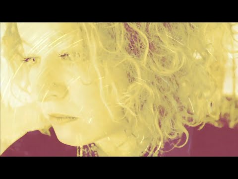 Ellen Starski - The Satellite That Changed Its Tune (Official Music Video)