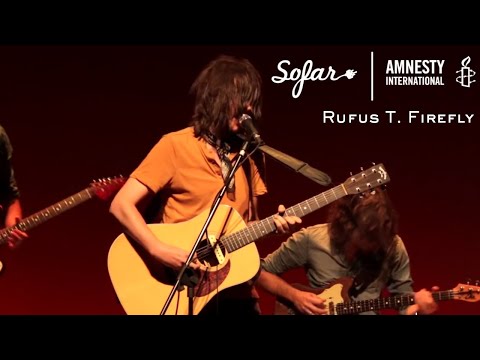 Rufus T. Firefly - Río Wolf | Sofar Madrid - GIVE A HOME 2017