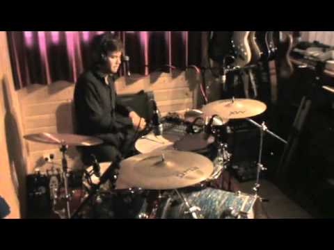 GlamGlitters Drum session on "no way"