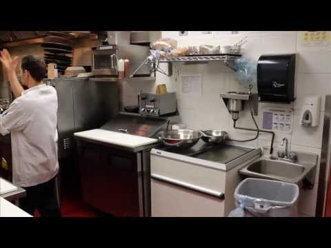 Casey's Bar and Grill. Um rolo de filme cooperativo